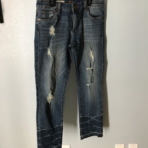 NWOT Kut from the Kloth brand distressed crop jean