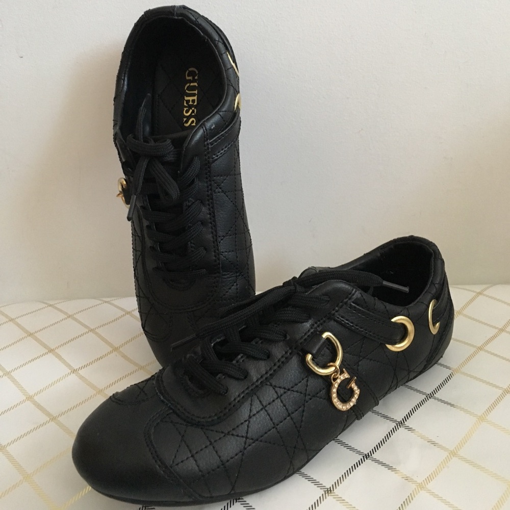 Guess shoes 👟