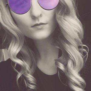 Meet your Posher, Chelsey