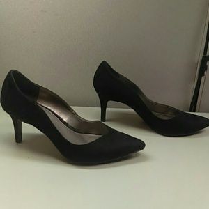 Nearly new! Sueded Pumps 9.5