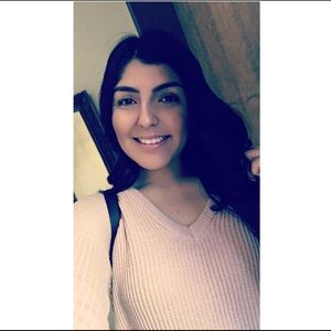 Meet your Posher, Dominique