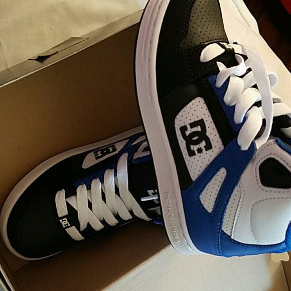 size 1.5 BOYS DC REBOUND SHOES - Picture 2 of 2