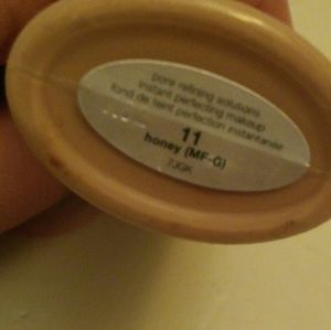 2 clinique foundation HONEY and NEUTRAL