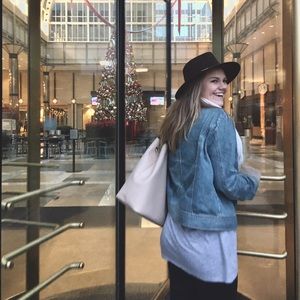 Meet your Posher, Megan