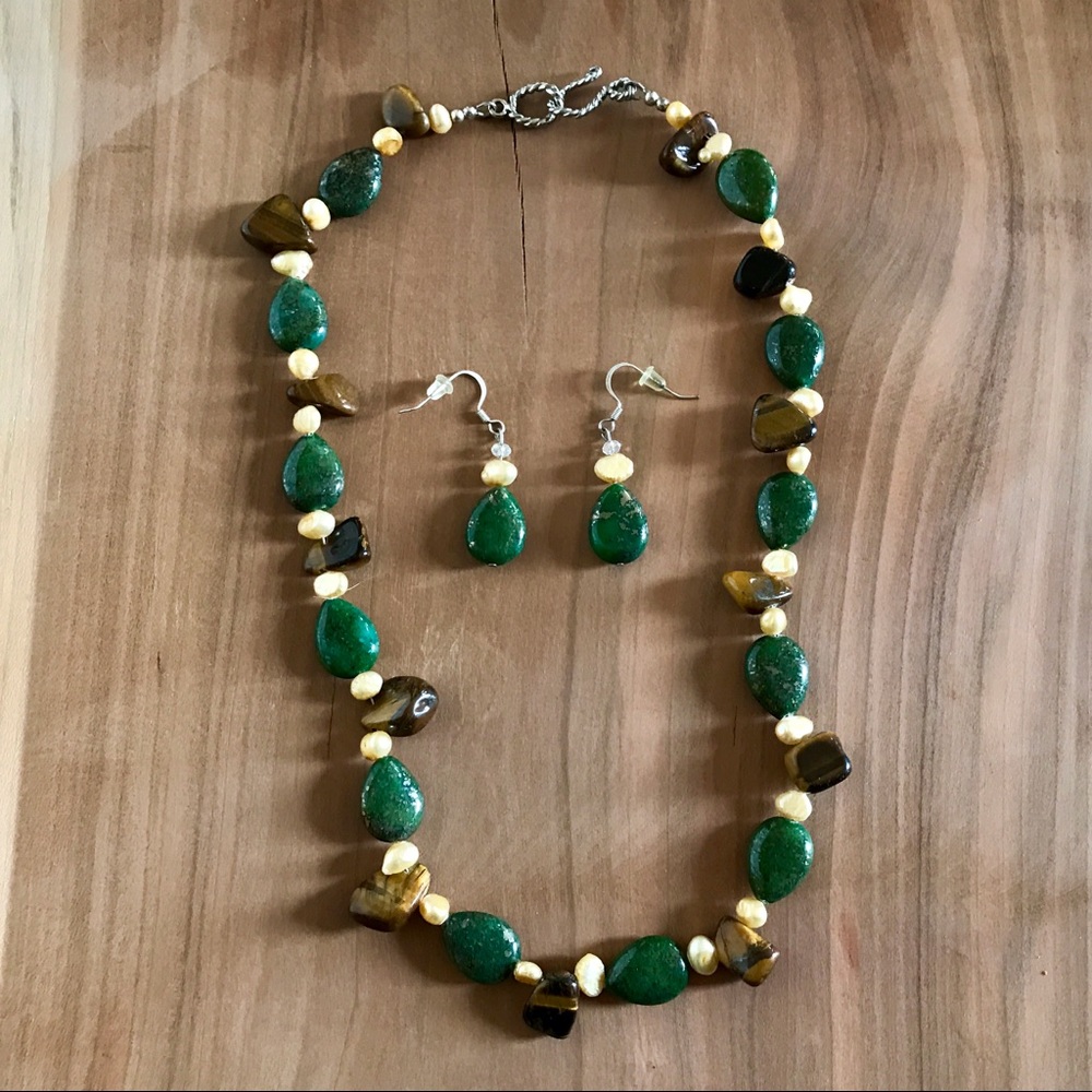 stone & freshwater pearl necklace & earrings