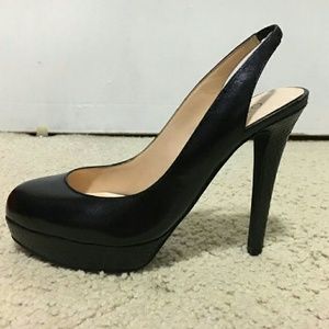 Guess black closed toe heels
