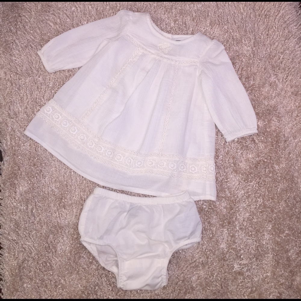 Infant dress, off white.