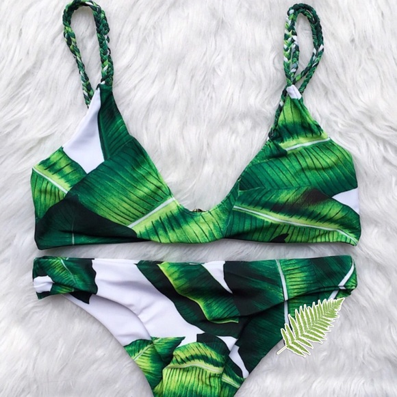 ‼️ONE LEFT🌿 Sexy Banana Leaf Floral Bikini - Picture 2 of 8