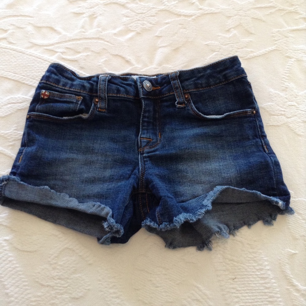 Girls cut off jean shorts