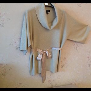 Cable&Gauge gold sweater size 1X with soft belt