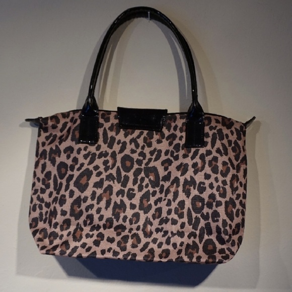 🙌Closet Closeout🙌 Leopard Print Hand bag - Picture 4 of 4