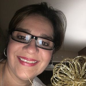 Meet your Posher, Delma