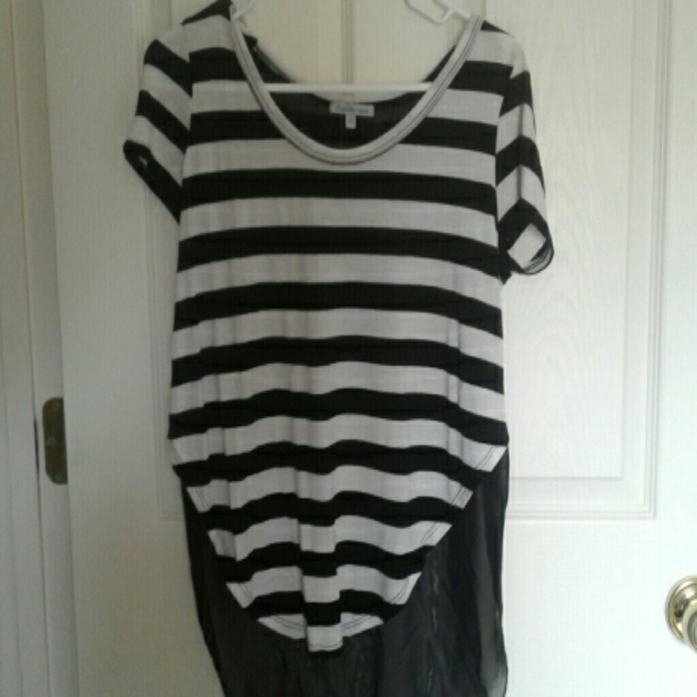 Black/white striped top