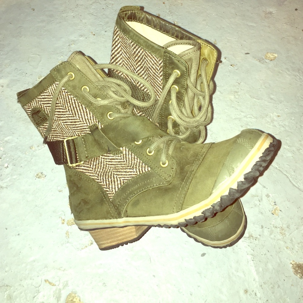 Women's size 9 Sorel boots.