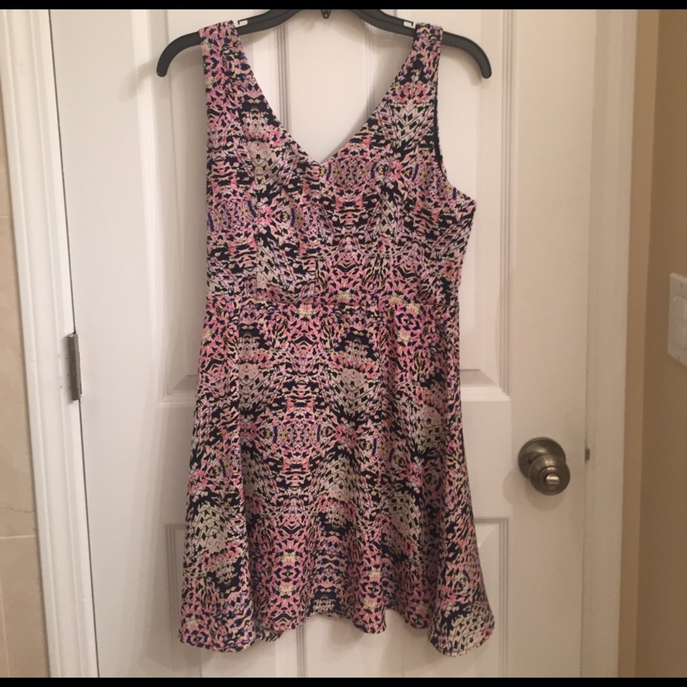(4/$20) Patterned dress💟