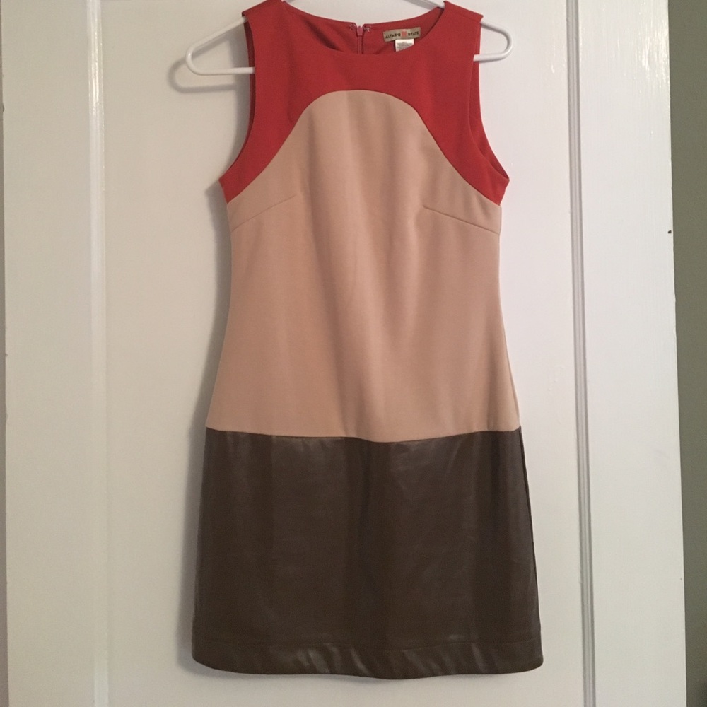 Color block shift dress.