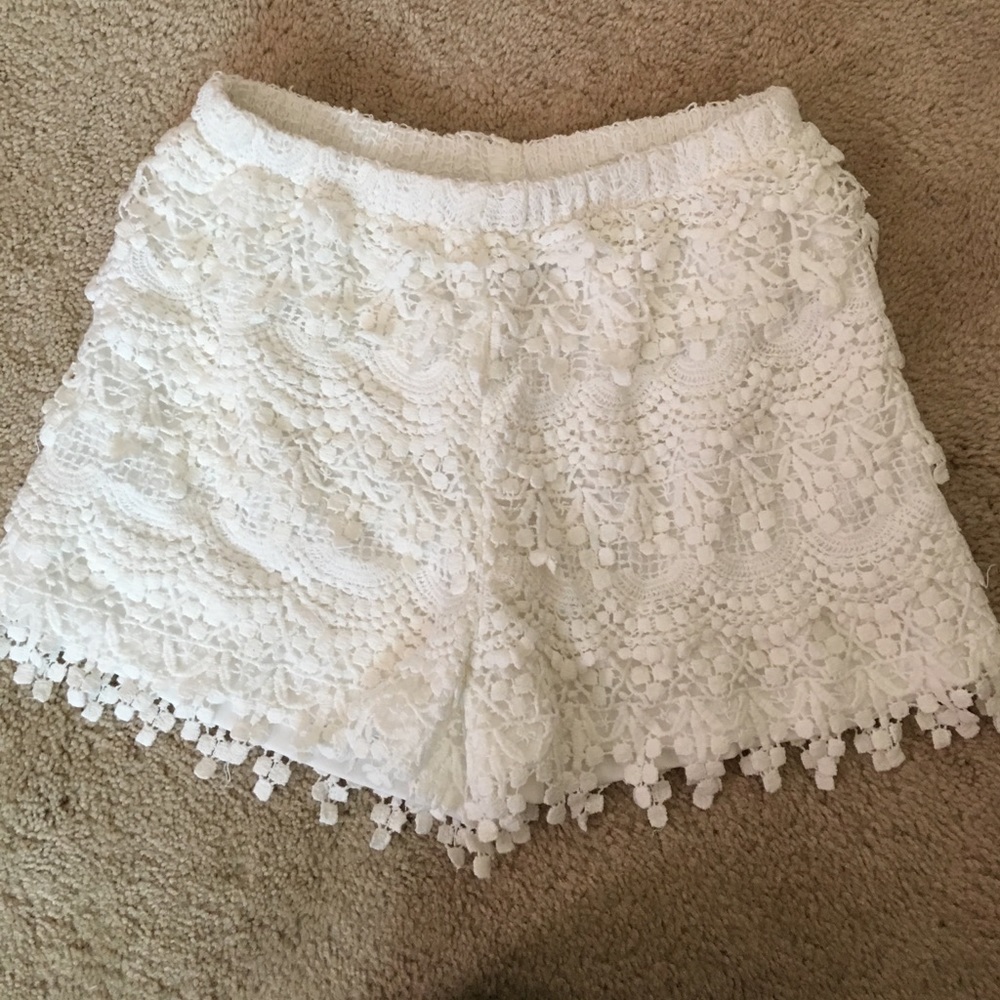 NWT off white lace shorts
