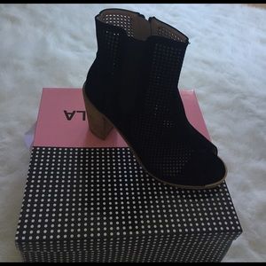 *BRAND NEW* Black Mesh Peep Toe Boot