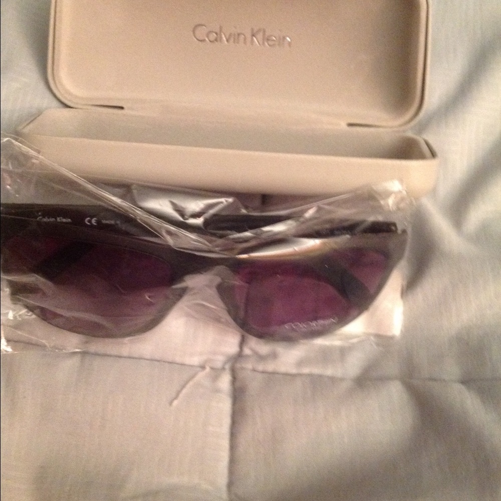 CALVIN KLEIN COLOR THIN SUN GLASSES