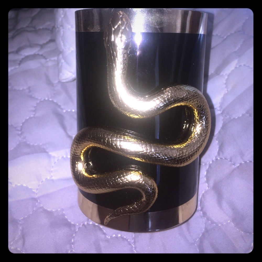 Brush cup