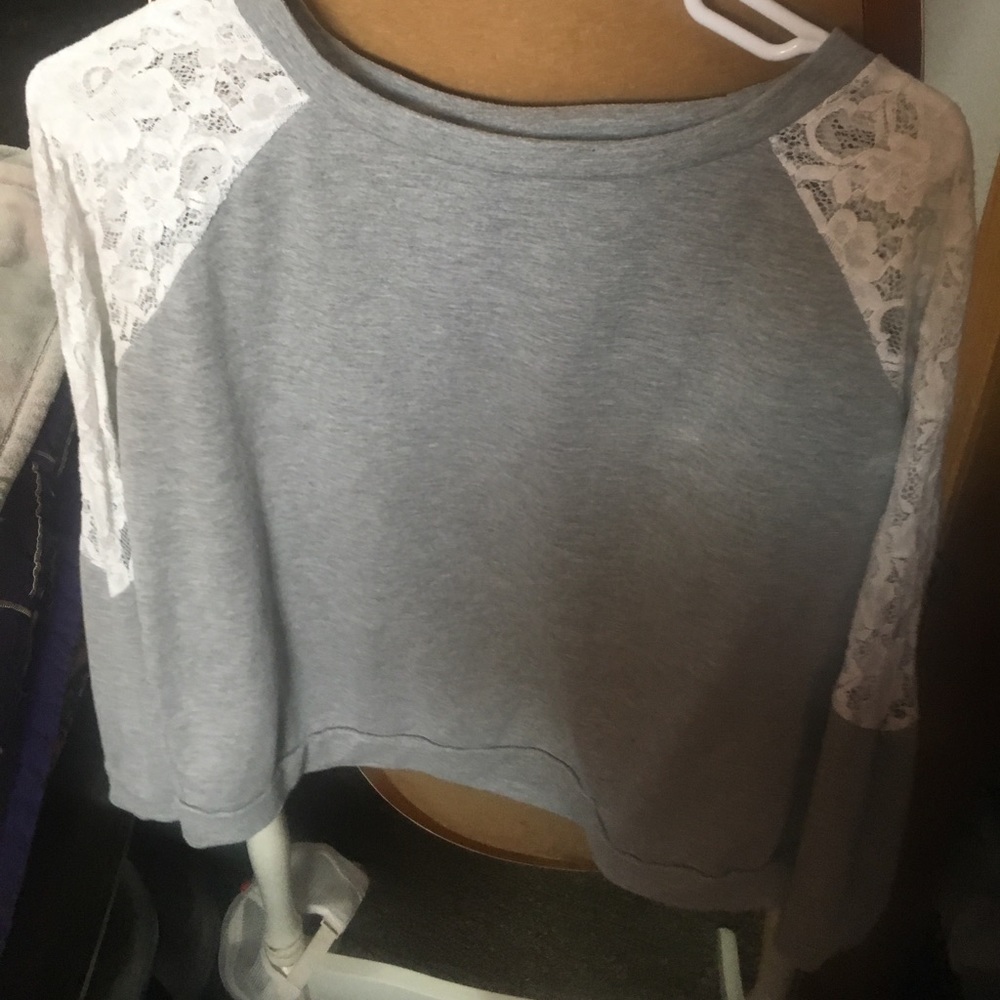 grey with white lace longsleeve