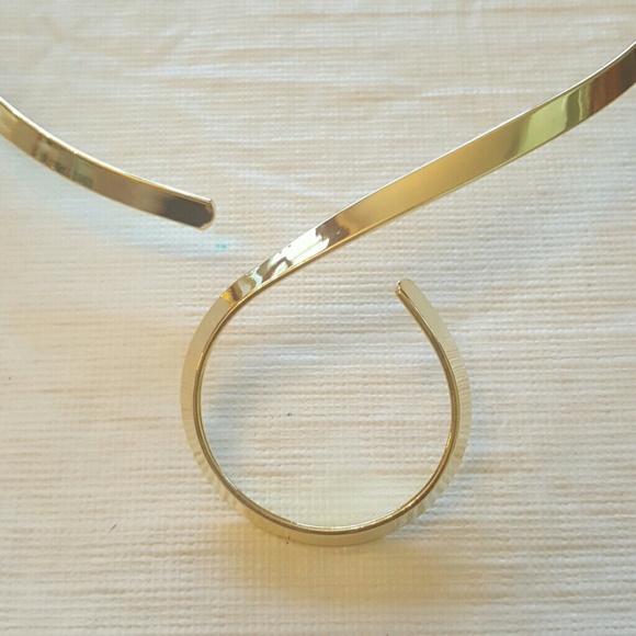 LOT of (12) - 16" Curly Q Gold Tone Choker / Collar Necklace (1 DOZEN) - Picture 2 of 4