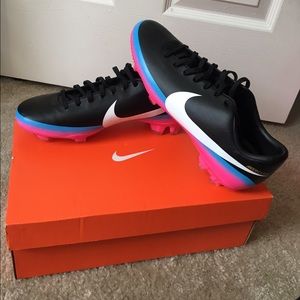 Nike Mercurial Victory III Soccer Cleat