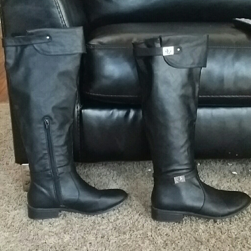 Black boots