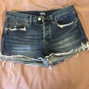 BDG mid rise distressed shorts
