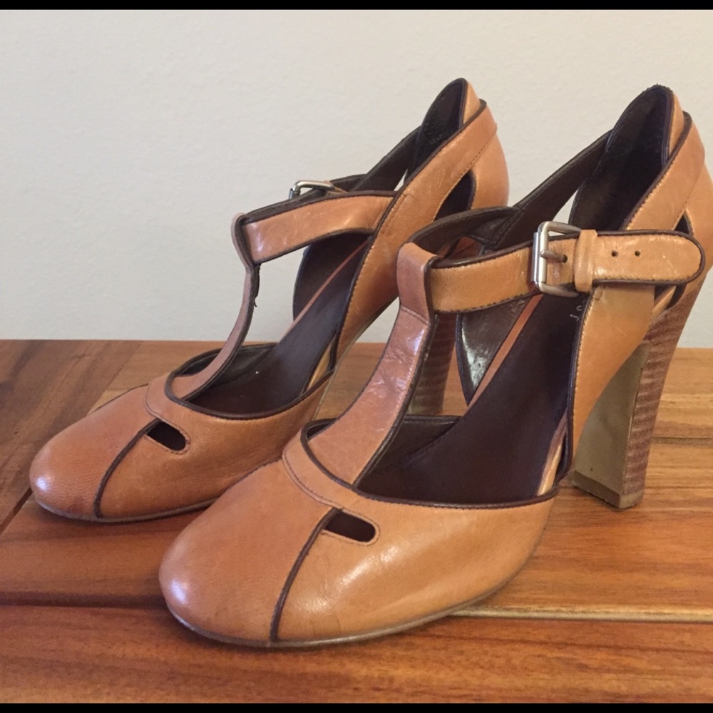 T-strap shoes heels pumps brown camel nude tan