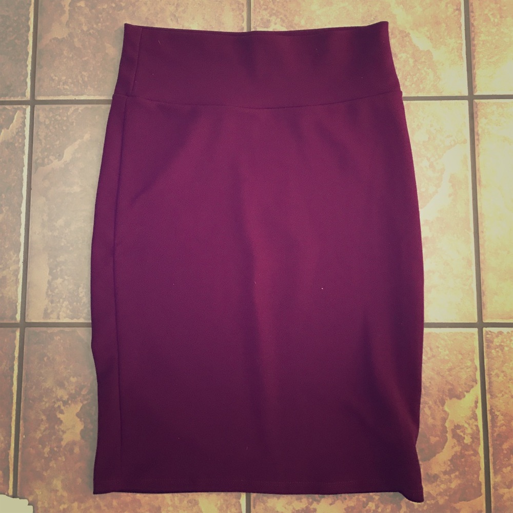 Maroon LuLaRoe Cassie Skirt Medium
