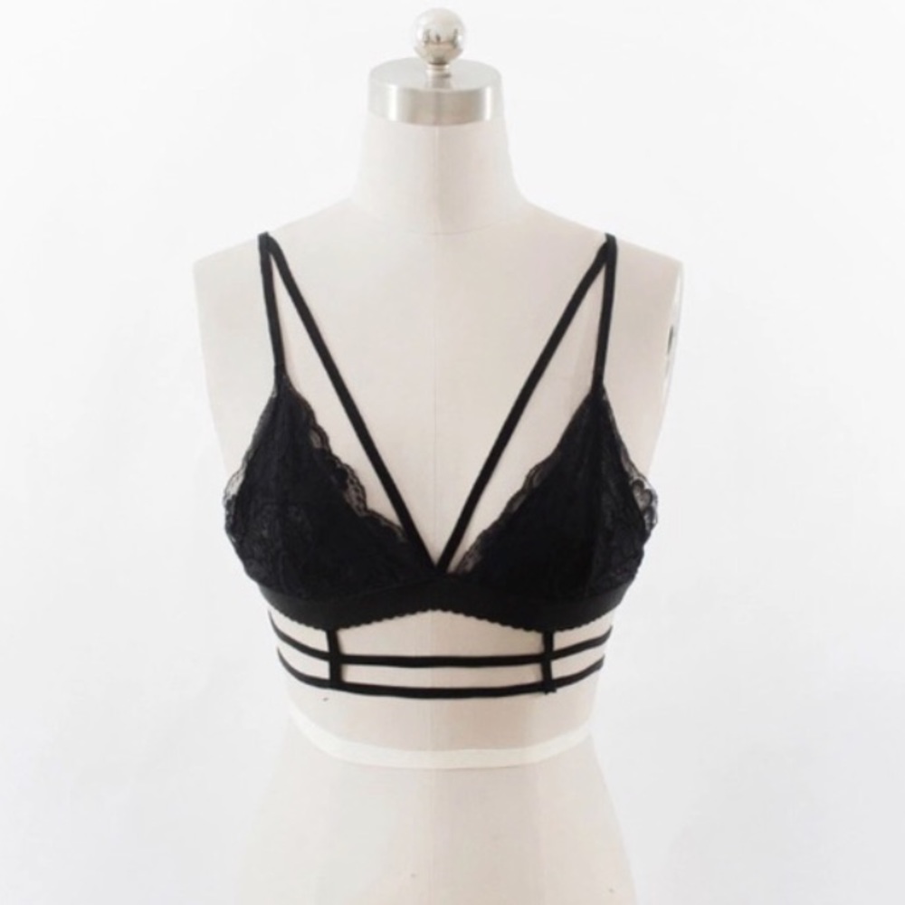 🌿 Black Cage Strappy Bralette - Picture 3 of 6