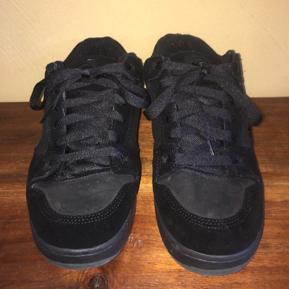 Men's size 11 Dvs shoes