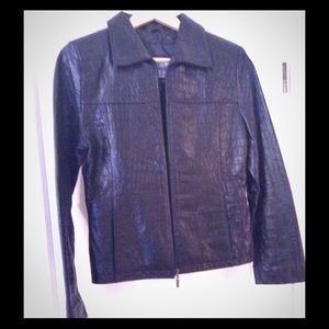 Fitted leather jacket