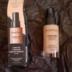 Smashbox studio skin 15 hour wear foundation
