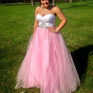 Princess prom dress!! Only worn once!