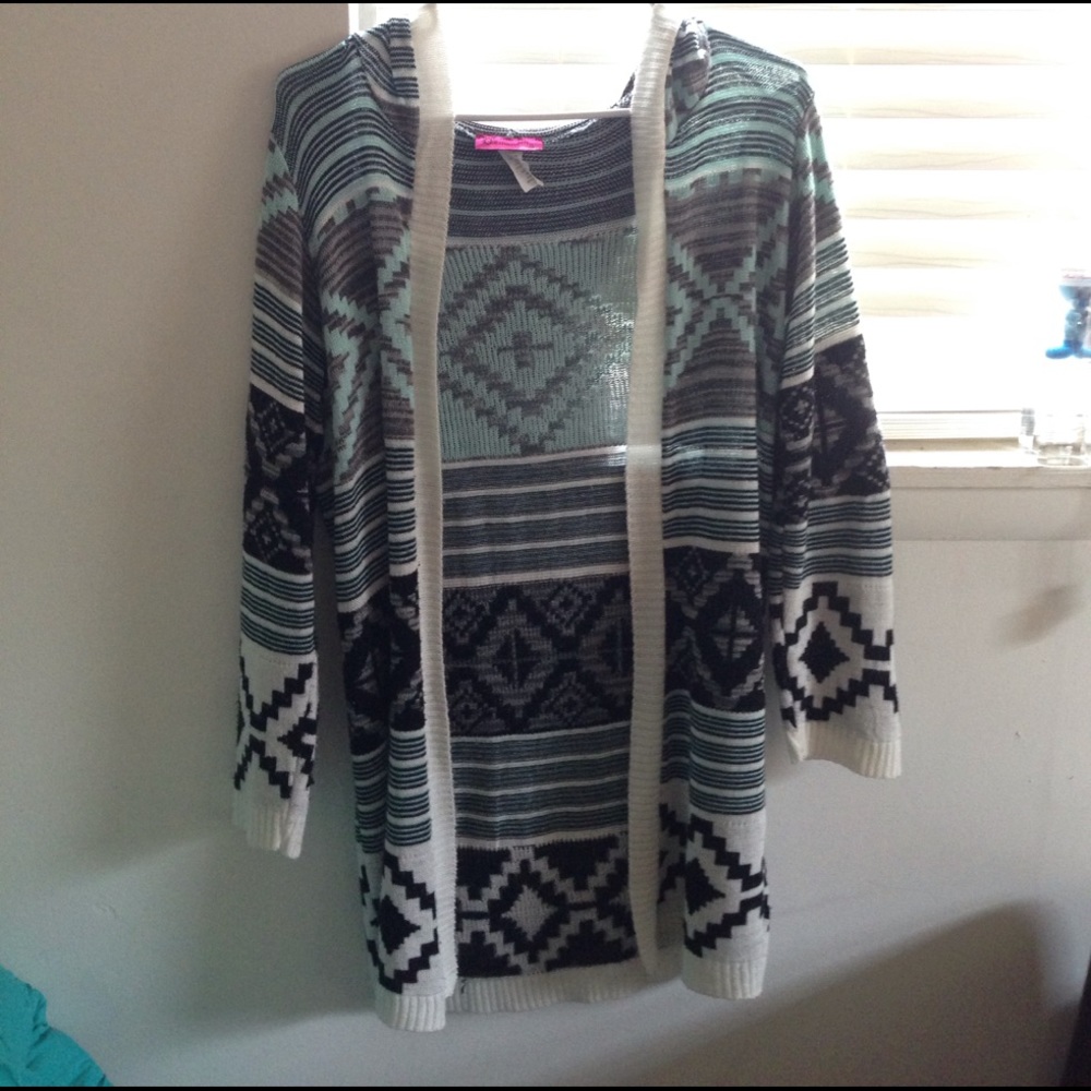 Hooded Cardigan Aztec pattern