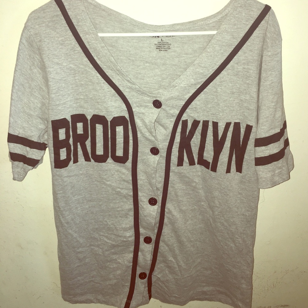 Style baseball shirt