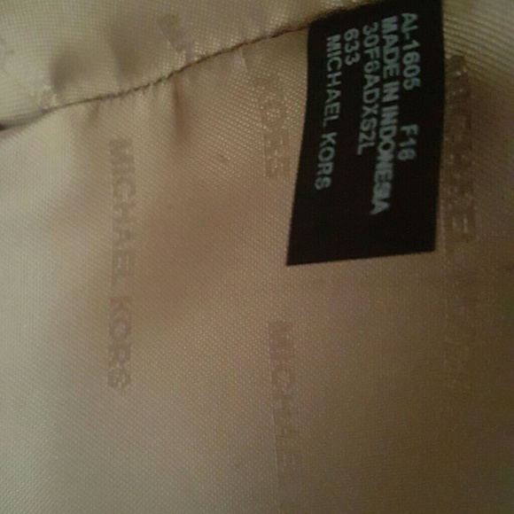 🚫SOLD🚫MICHAEL KORS GROMMET SATCHEL - Picture 7 of 7