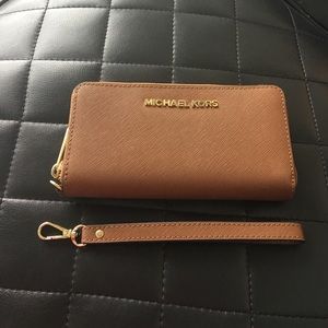 Beautiful MK wallet!