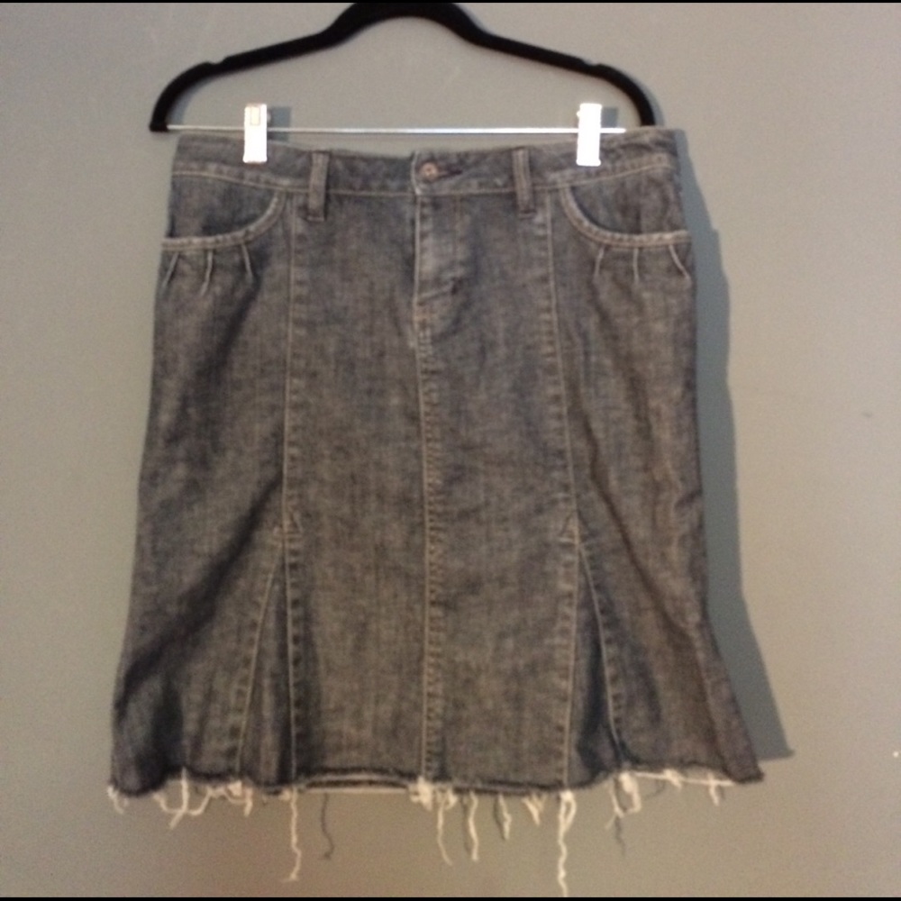 Noir Denim frayed skirt black size 8. great shape