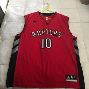 Demar derozan , Toronto raptors jersey