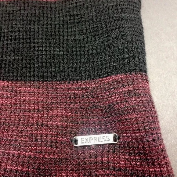 EXPRESS - Striped KNIT 1/2 BUTTON DOWN SHIRT - Picture 2 of 3