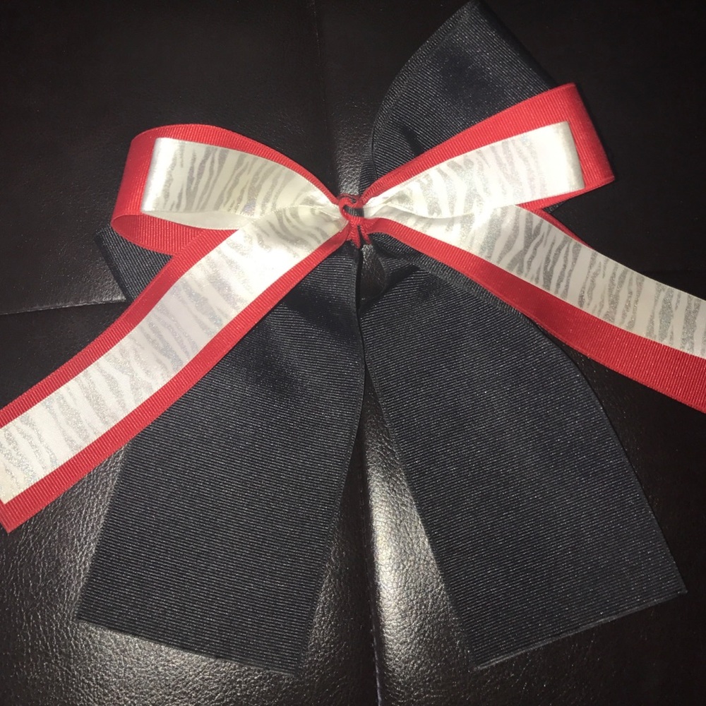 Bows - Picture 2 of 3