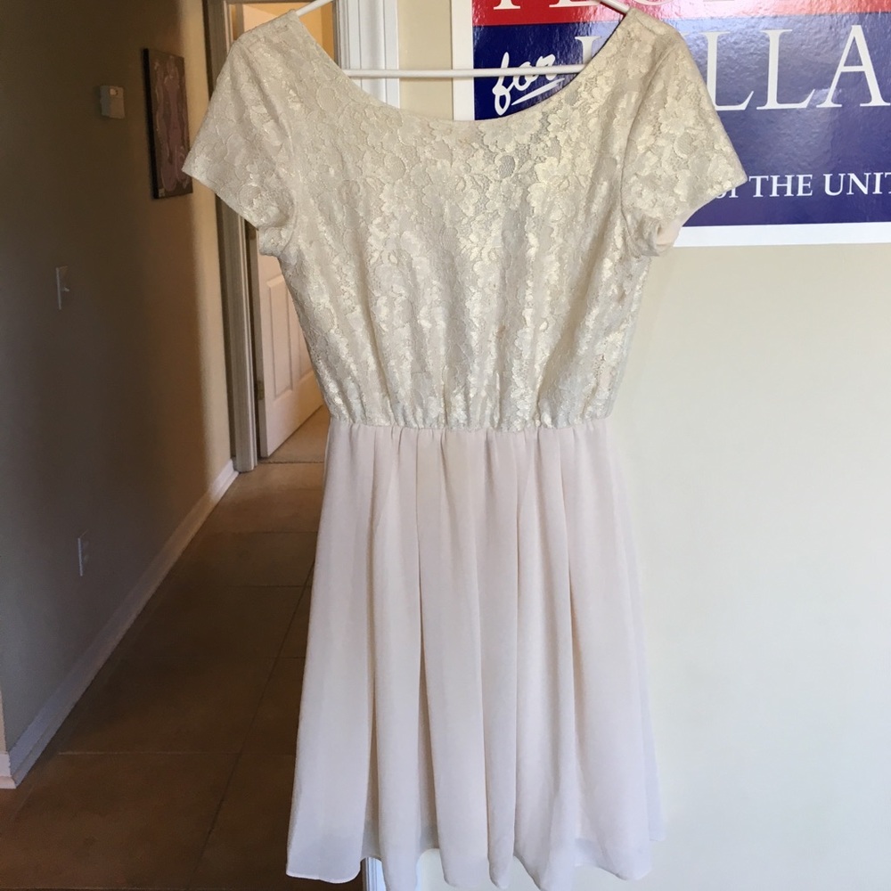 beautiful lace detail dress from francesca's