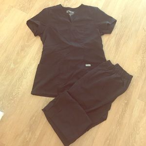 Grey's anatomy black scrubs