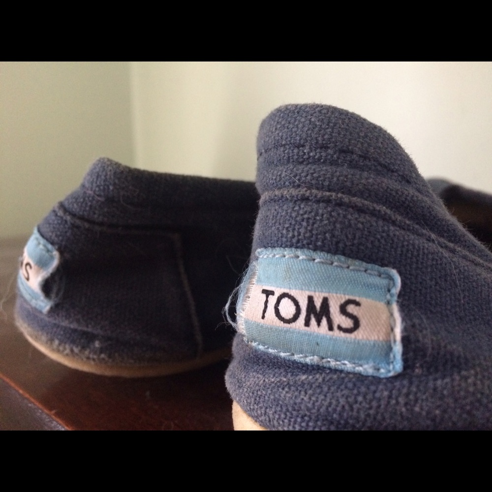 Women's Navy Toms