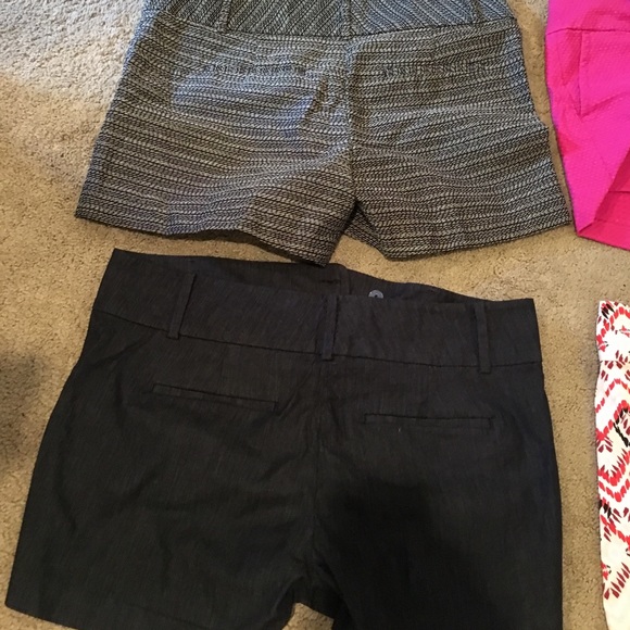 -SOLD- Anna Taylor short bundle - Picture 3 of 4