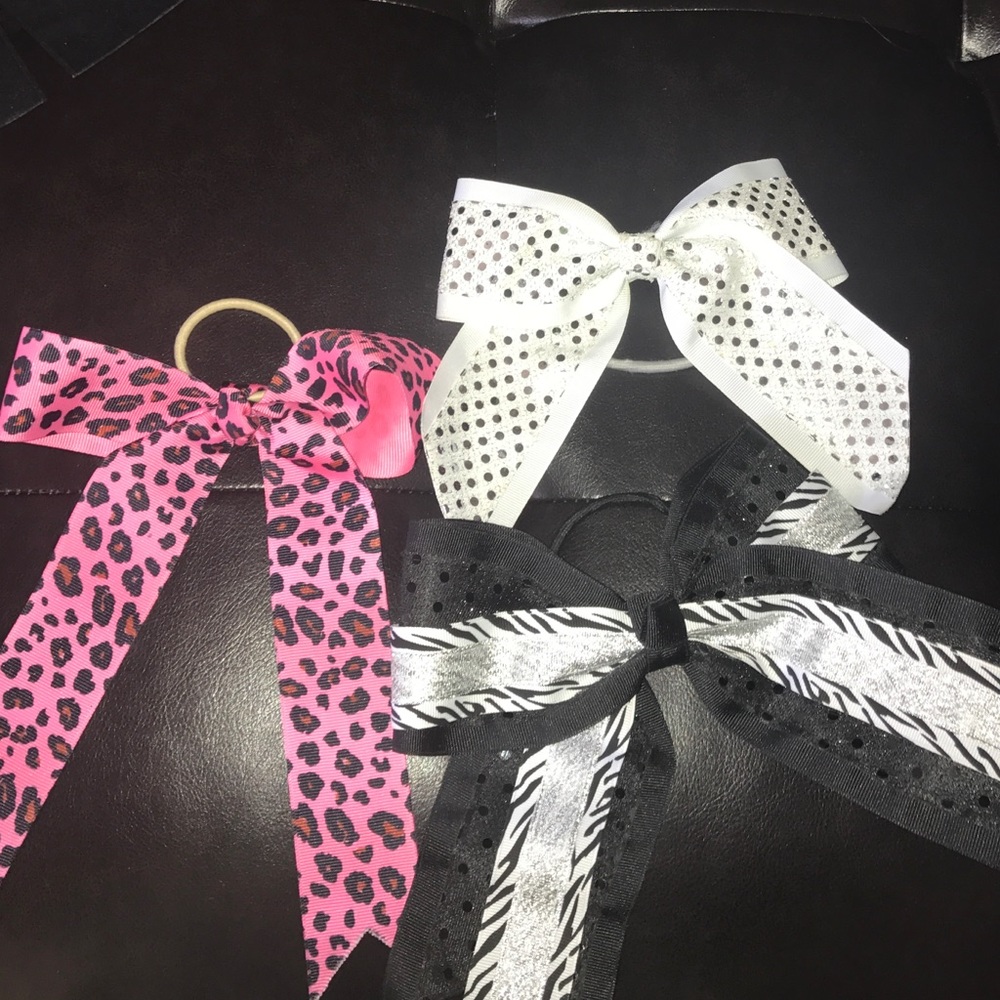 Cheer bow