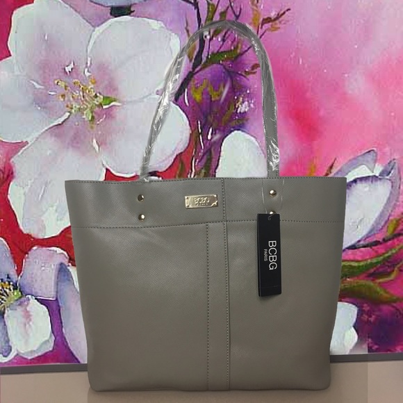 Last one 5⭐️rated BCBG Paris set of 2 bags - Picture 8 of 9